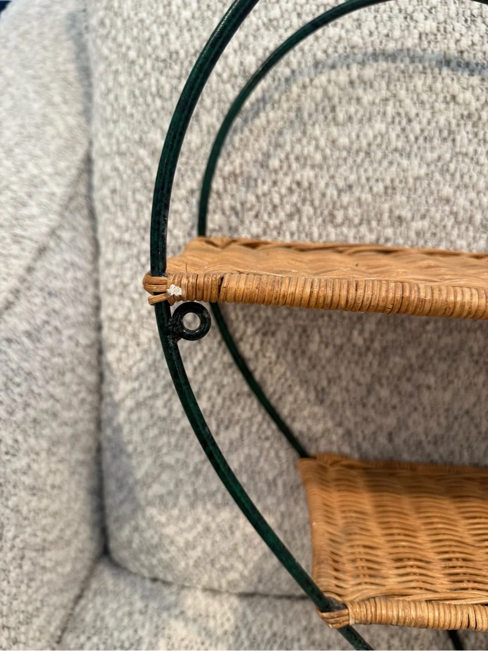 Heart-Shaped Wall Display Shelf in Green and Brown